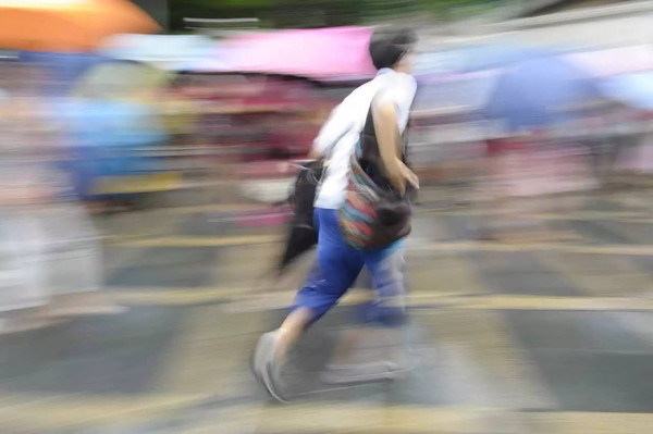 廣州暴雨突襲，高考繼續(xù)_除濕機廠家